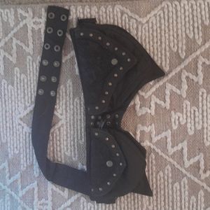 Fanny bag black with rivits and lace detail